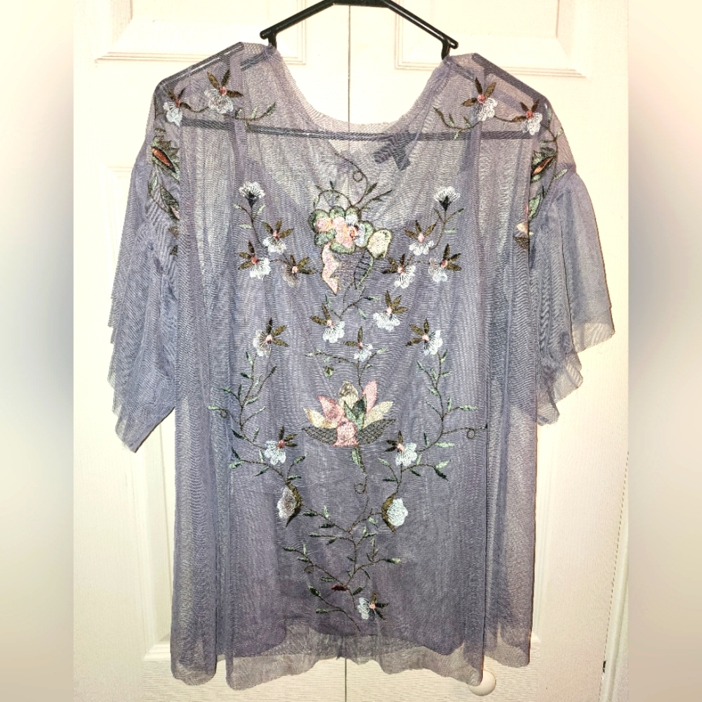 🍍Lane Bryant Sheer Blouse with Embroidery detail